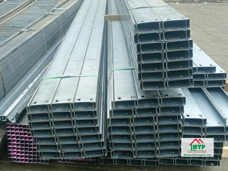 Xà gồ Hoa Sen dày 1.5 - 1.8ly thường dùng làm mái che, mái phụ công trình dân dụng