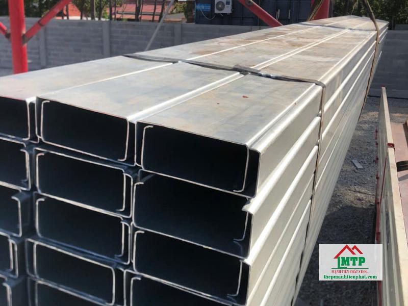 Xà gồ Hoa Sen mạ kẽm có lớp mạ bền chắc, chống rỉ sét tốt cho công trình tại Quận 5