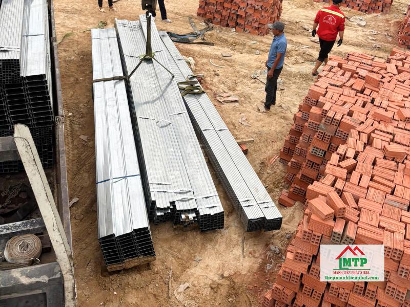 Xà gồ Hoa Sen không cần sơn chống rỉ vẫn đảm bảo độ bền cho công trình gần sông, kênh rạch tại Quận 8