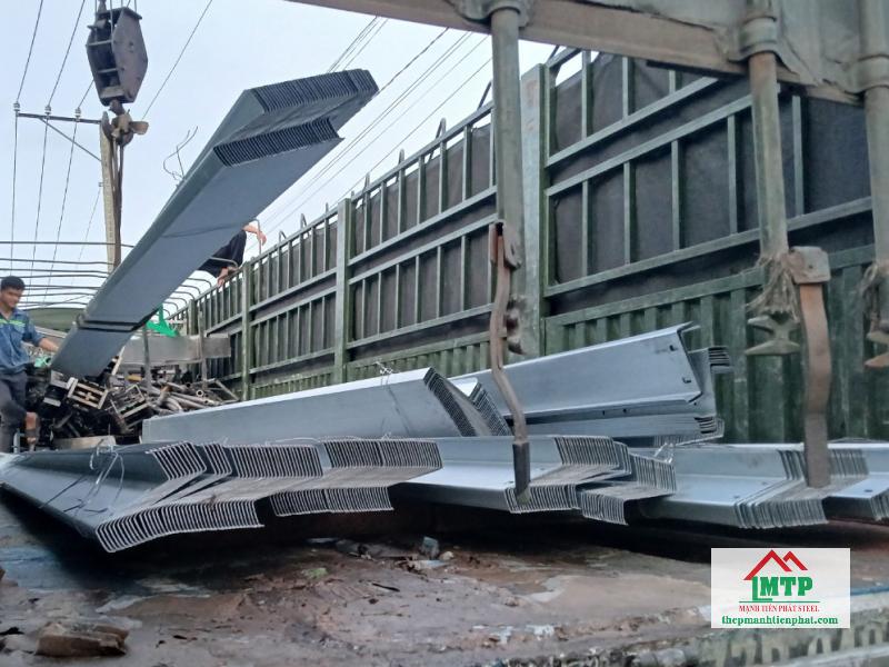 Xà gồ Z Hoa Sen cung cấp tại Quận 12