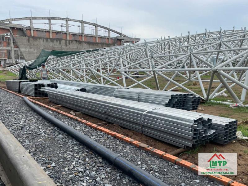 Xà gồ Hòa Phát dùng cho nhiều công trình tại Quận 7 với quy cách đa dạng