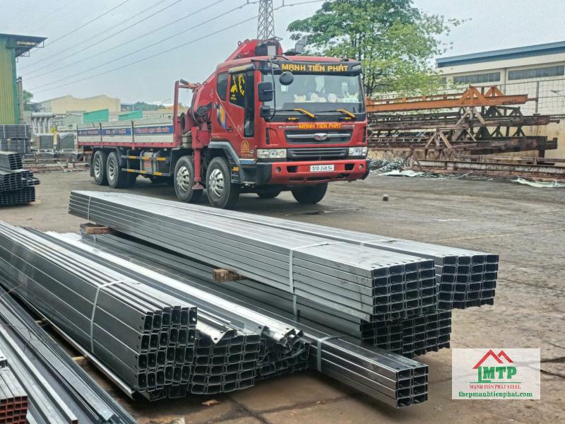 Đại lý xà gồ Hòa Phát tại Quận 5 - Mạnh Tiến Phát hỗ trợ mọi đơn hàng linh hoạt từ quy cách đến phương án giao hàng