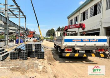Mạnh Tiến Phát - Đại lý xà gồ Hòa Phát tại Quận Gò Vấp linh hoạt phương án giao hàng, đảm bảo giao đúng tiến độ, quy cách