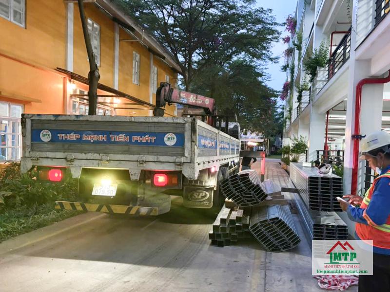 Mua xà gồ Hòa Phát tại Quận 7 ở Mạnh Tiến Phát có sẵn nhiều quy cách cho công trình