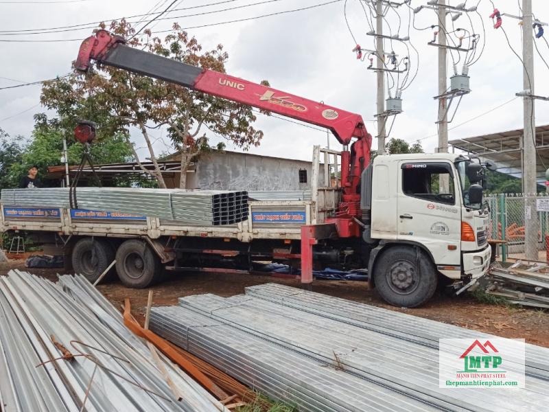 120 cây xà gồ C Hòa Phát mạ kẽm, quy cách C100, giao cho công trình chuồng trại tại Phạm Văn Hai, Bình Chánh