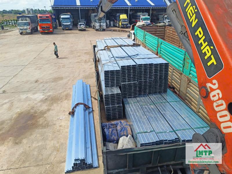720 cây xà gồ C180 Hòa Phát giao công trình nhà xưởng tại KCN Nhơn Trạch, Đồng Nai