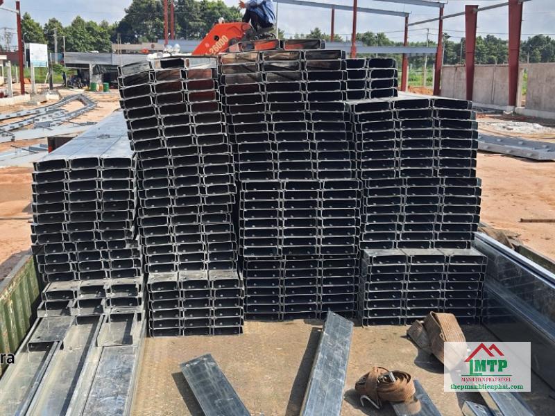 Mạnh Tiến Phát cung cấp xà gồ Hòa Phát nhiều quy cách cho mọi công trình tại Quận 12