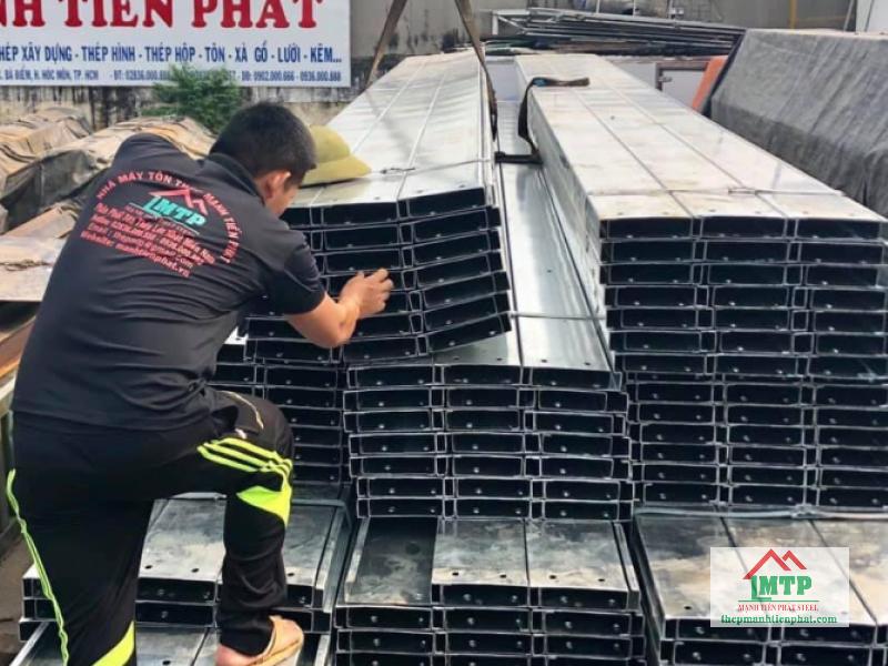 Xà gồ C Hòa Phát dùng cho mái nhà phố, nhà xưởng tại Bình Dương